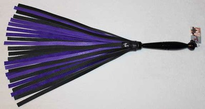 B2P purple and black flogger